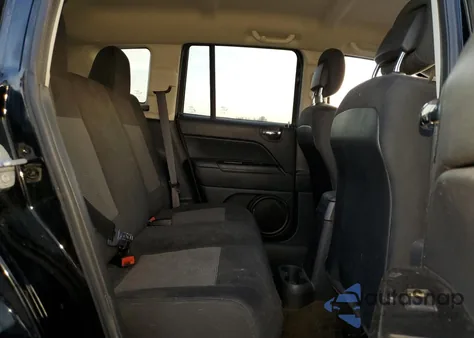 2016 Jeep Compass Sport z USA, uszkodzony, nr VIN 1C4NJDBB5GD722981